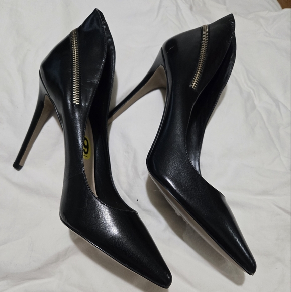 Nine West Leather Pumps With Zipper detail Sz 9 NWT - Picture 3 of 6